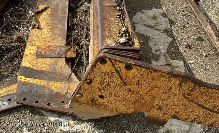 image for item EE7897 (4) Volvo haul truck tailgates