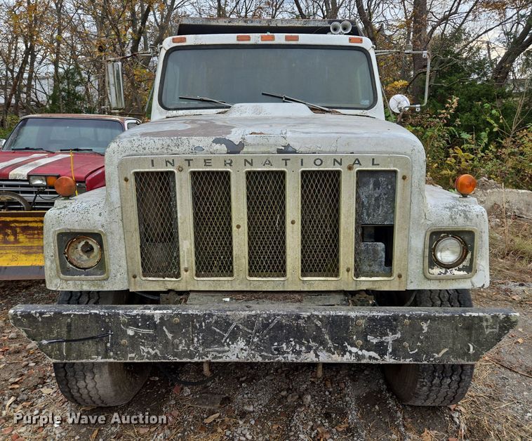 image for item EE8687 1978 International S2500 dump truck