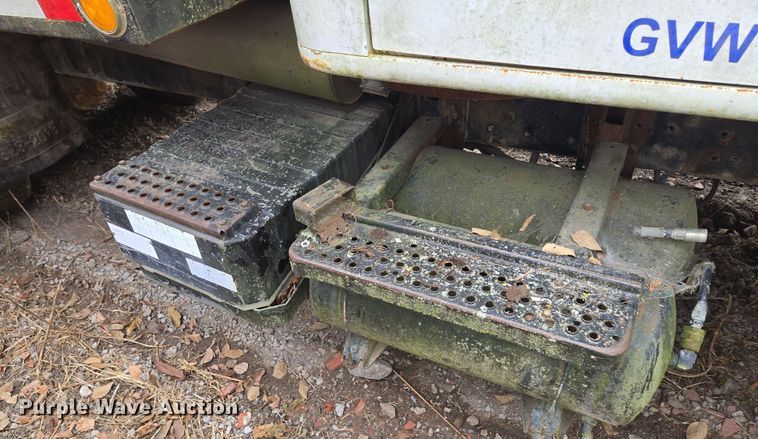 image for item EE8687 1978 International S2500 dump truck