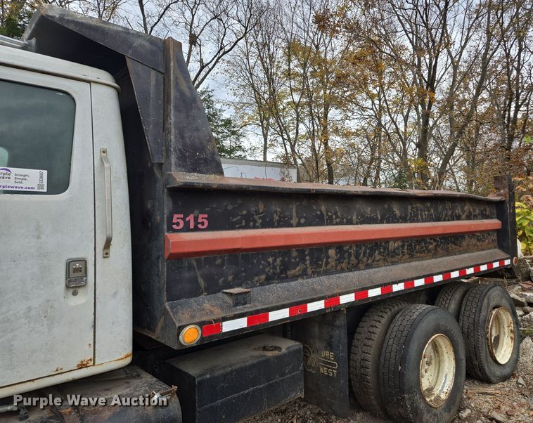 image for item EE8687 1978 International S2500 dump truck