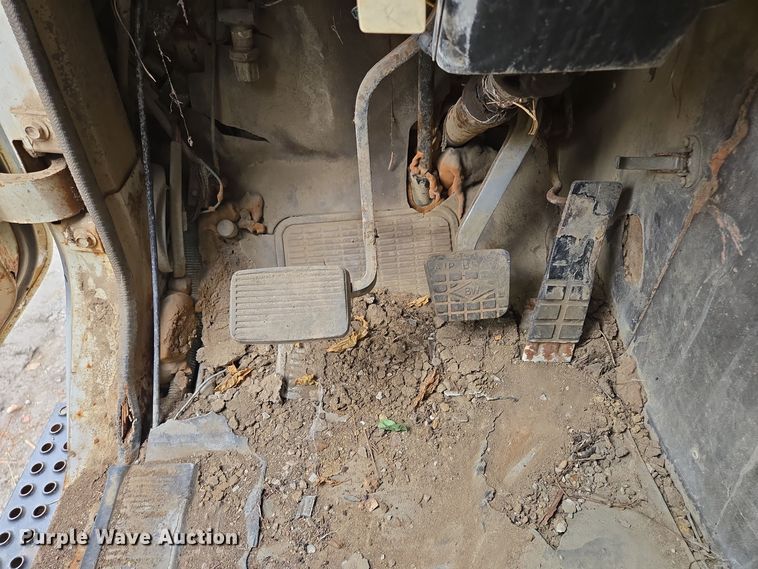 image for item EE8687 1978 International S2500 dump truck