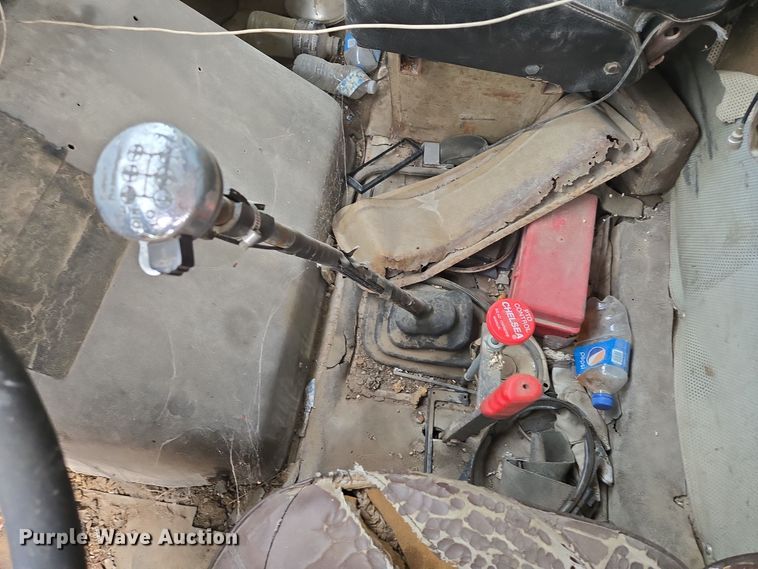 image for item EE8687 1978 International S2500 dump truck