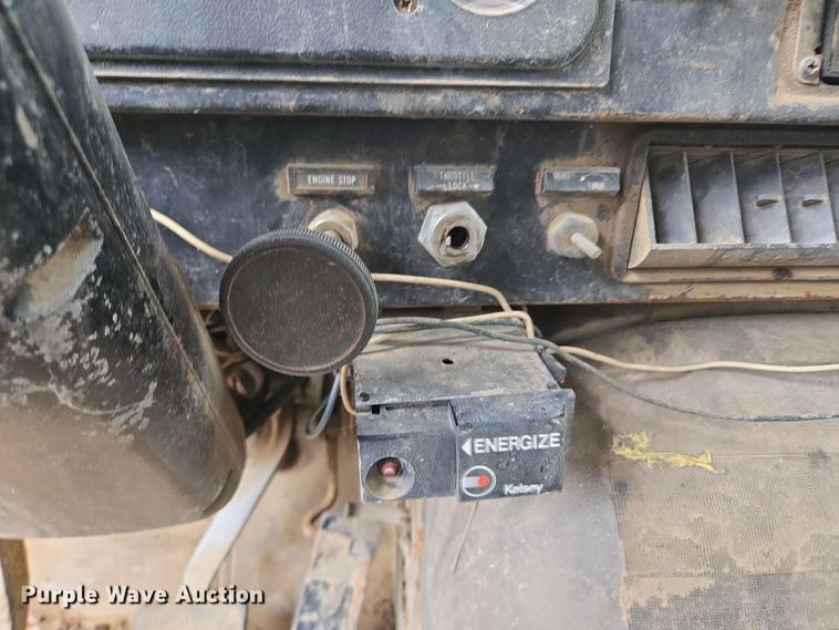 image for item EE8687 1978 International S2500 dump truck