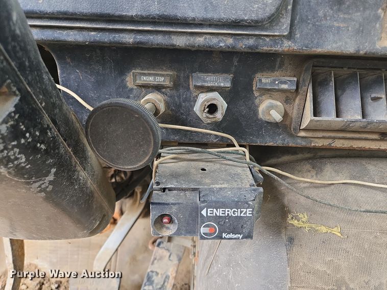 image for item EE8687 1978 International S2500 dump truck