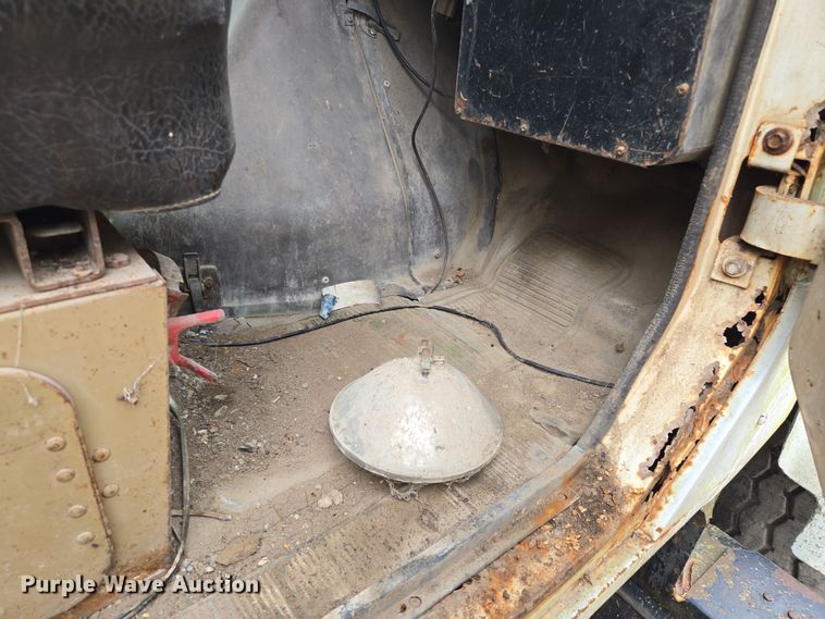 image for item EE8687 1978 International S2500 dump truck