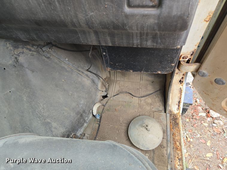 image for item EE8687 1978 International S2500 dump truck