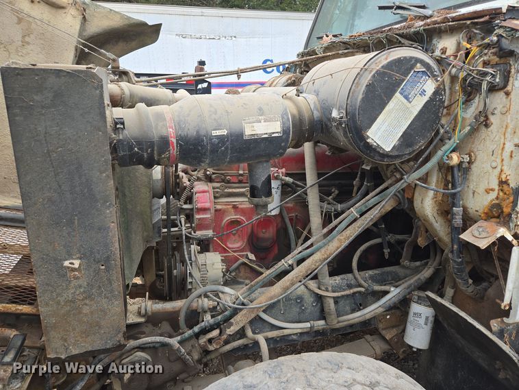 image for item EE8687 1978 International S2500 dump truck