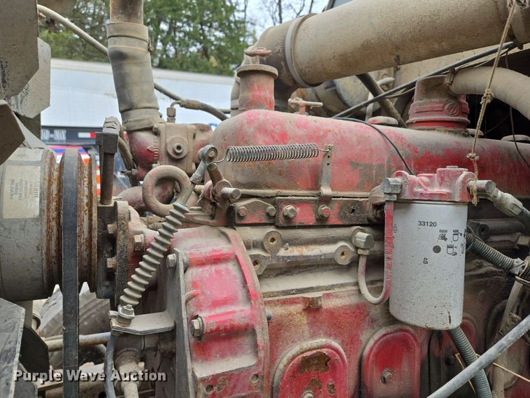 image for item EE8687 1978 International S2500 dump truck