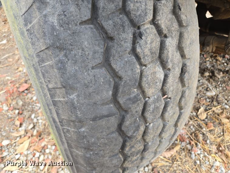 image for item EE8687 1978 International S2500 dump truck