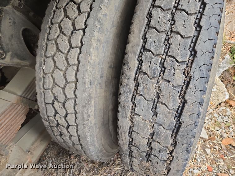 image for item EE8687 1978 International S2500 dump truck