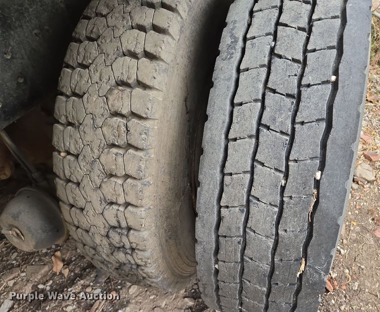 image for item EE8687 1978 International S2500 dump truck