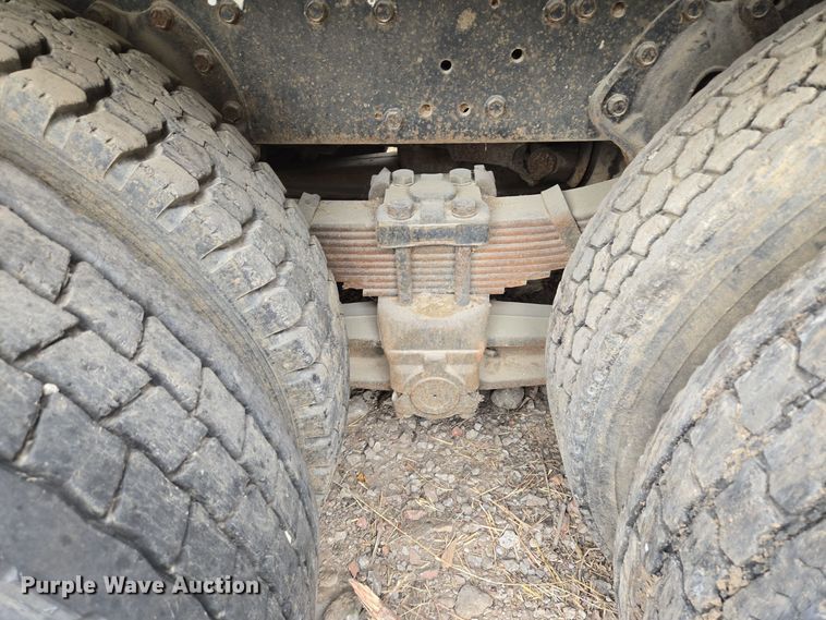 image for item EE8687 1978 International S2500 dump truck