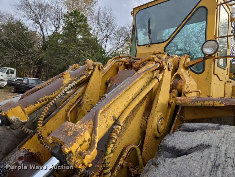 image for item EE8688 1974 Caterpillar 980 wheel loader
