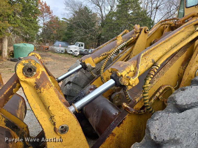 image for item EE8688 1974 Caterpillar 980 wheel loader