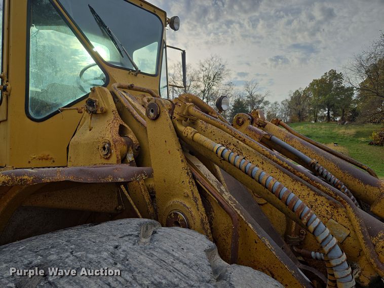 image for item EE8688 1974 Caterpillar 980 wheel loader
