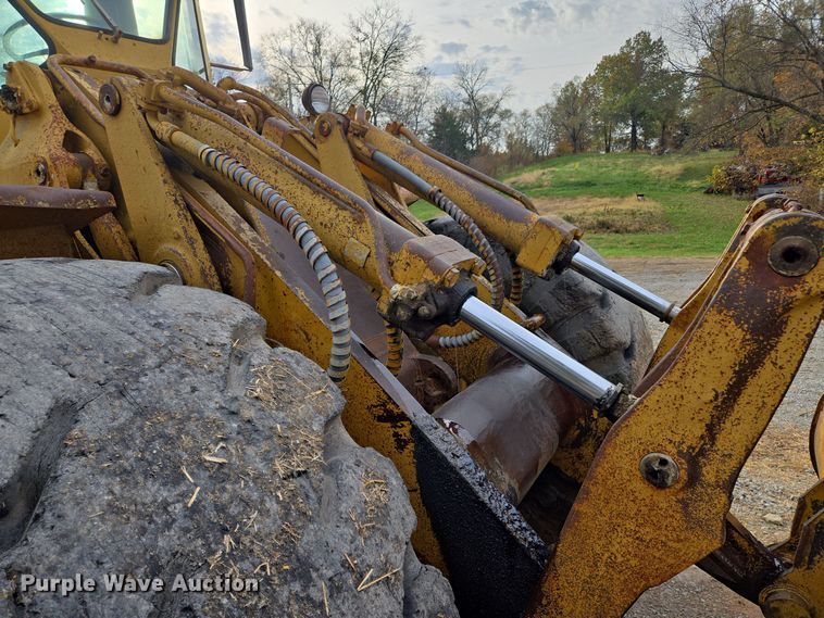 image for item EE8688 1974 Caterpillar 980 wheel loader