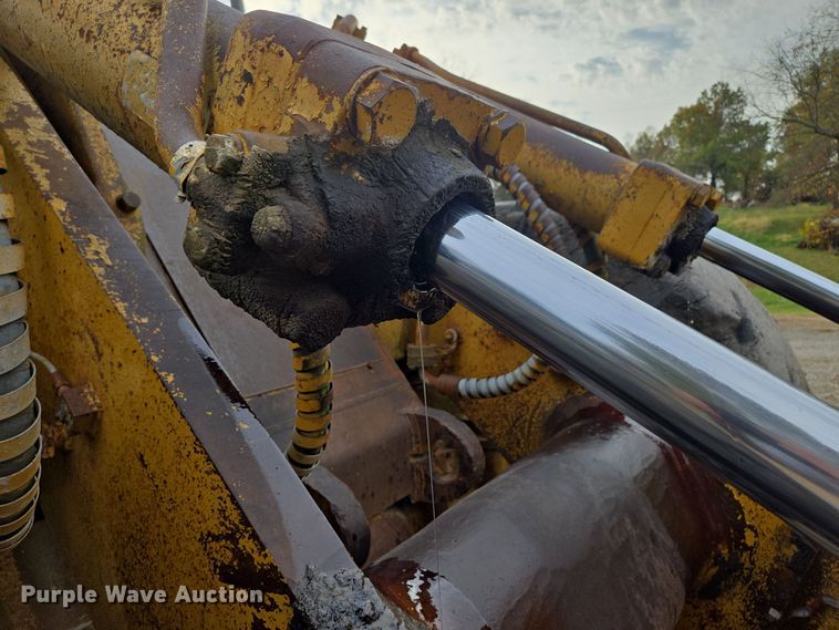 image for item EE8688 1974 Caterpillar 980 wheel loader