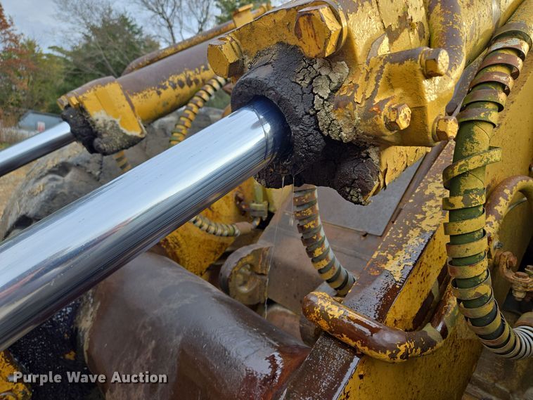 image for item EE8688 1974 Caterpillar 980 wheel loader