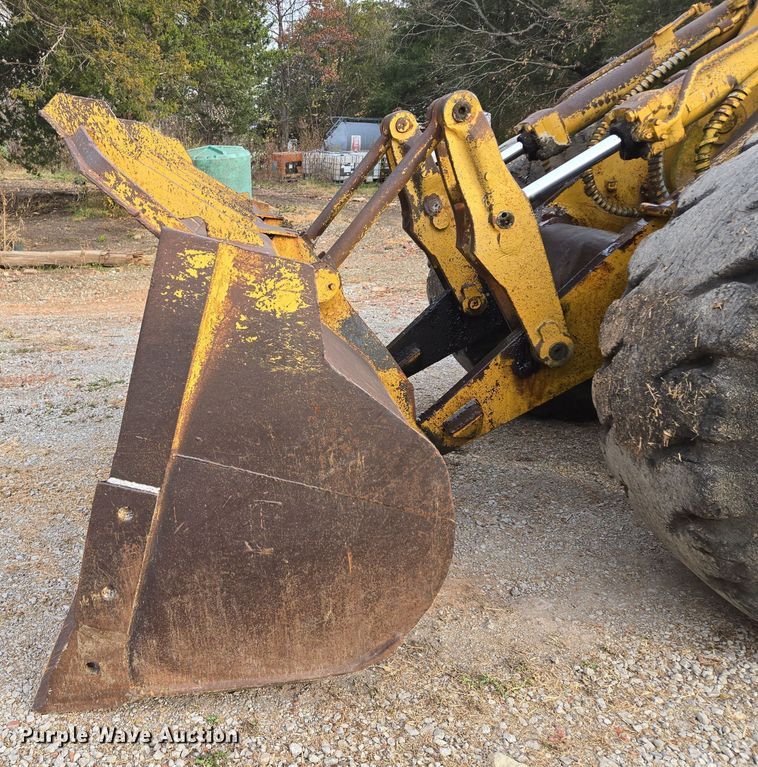 image for item EE8688 1974 Caterpillar 980 wheel loader