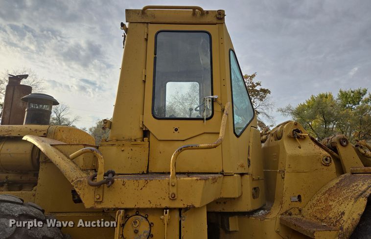 image for item EE8688 1974 Caterpillar 980 wheel loader