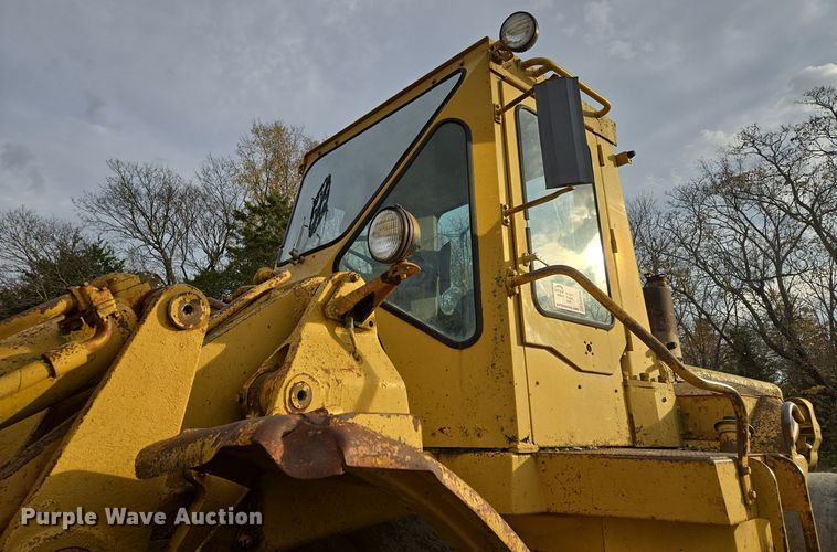 image for item EE8688 1974 Caterpillar 980 wheel loader
