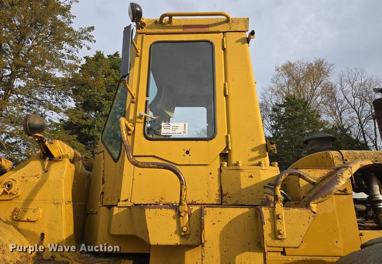 image for item EE8688 1974 Caterpillar 980 wheel loader