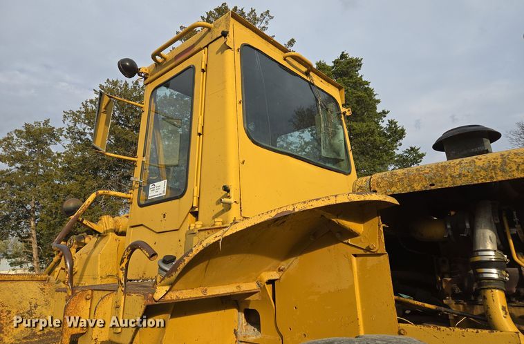 image for item EE8688 1974 Caterpillar 980 wheel loader