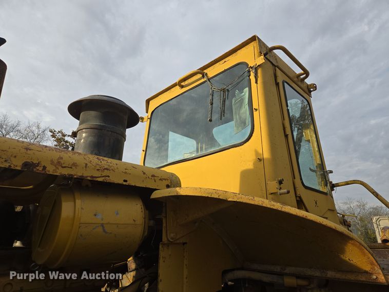 image for item EE8688 1974 Caterpillar 980 wheel loader