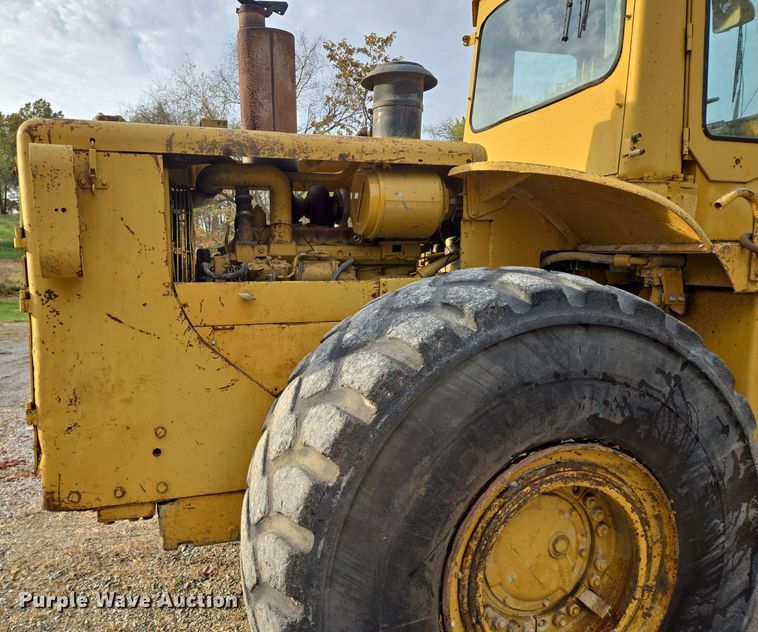 image for item EE8688 1974 Caterpillar 980 wheel loader