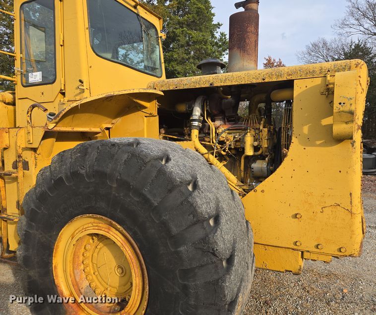 image for item EE8688 1974 Caterpillar 980 wheel loader