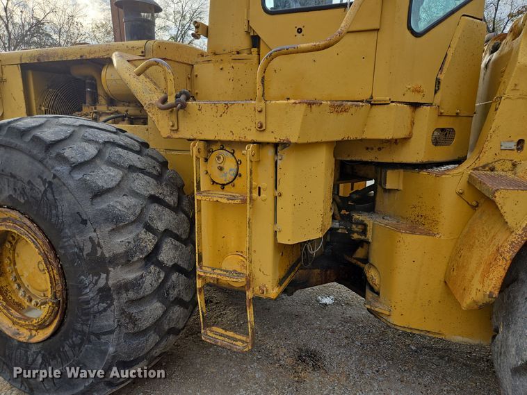 image for item EE8688 1974 Caterpillar 980 wheel loader