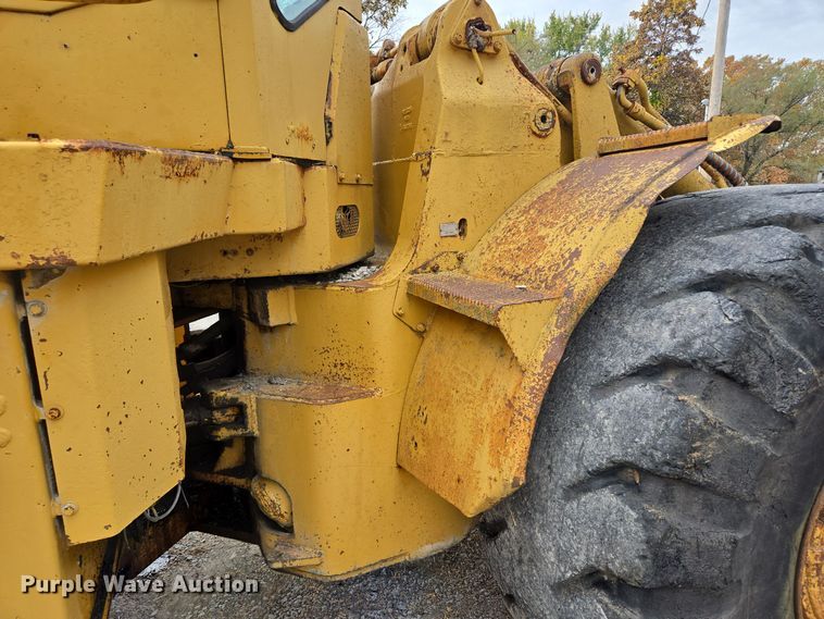image for item EE8688 1974 Caterpillar 980 wheel loader