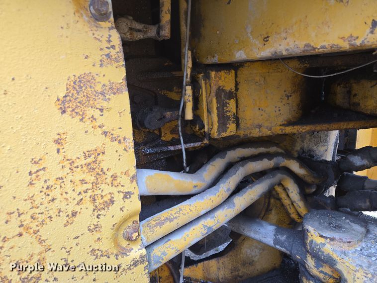 image for item EE8688 1974 Caterpillar 980 wheel loader