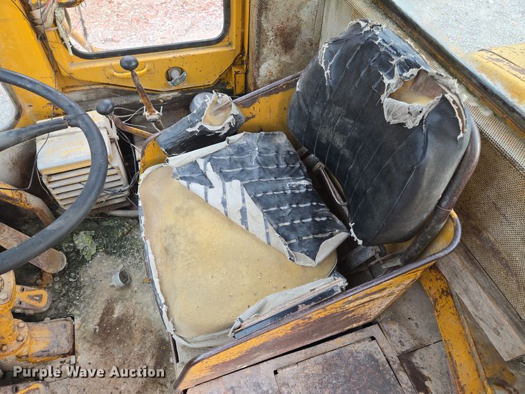 image for item EE8688 1974 Caterpillar 980 wheel loader