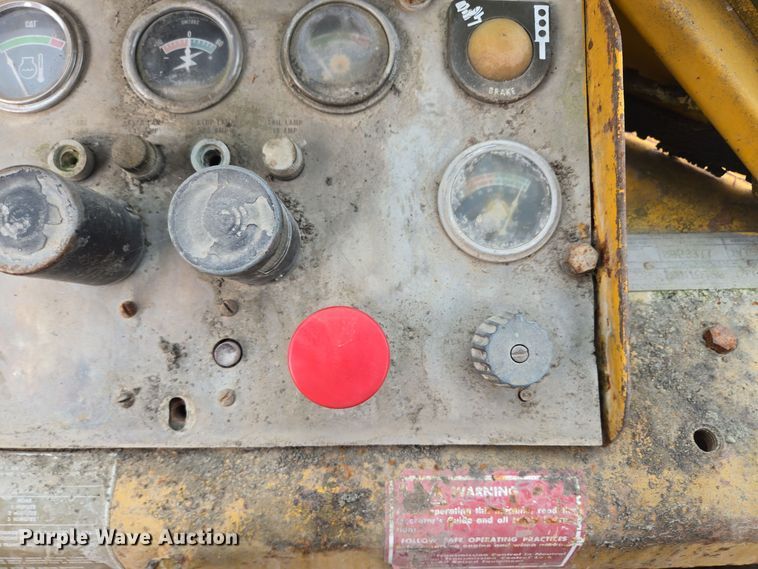 image for item EE8688 1974 Caterpillar 980 wheel loader