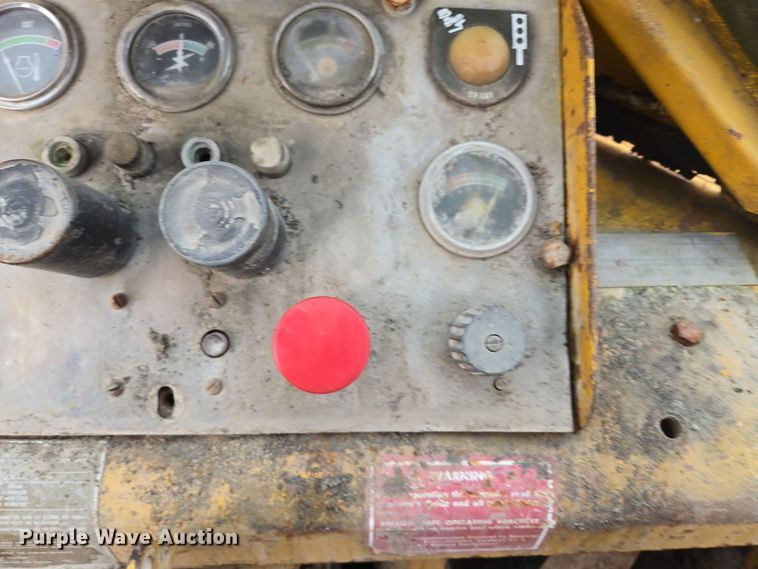 image for item EE8688 1974 Caterpillar 980 wheel loader