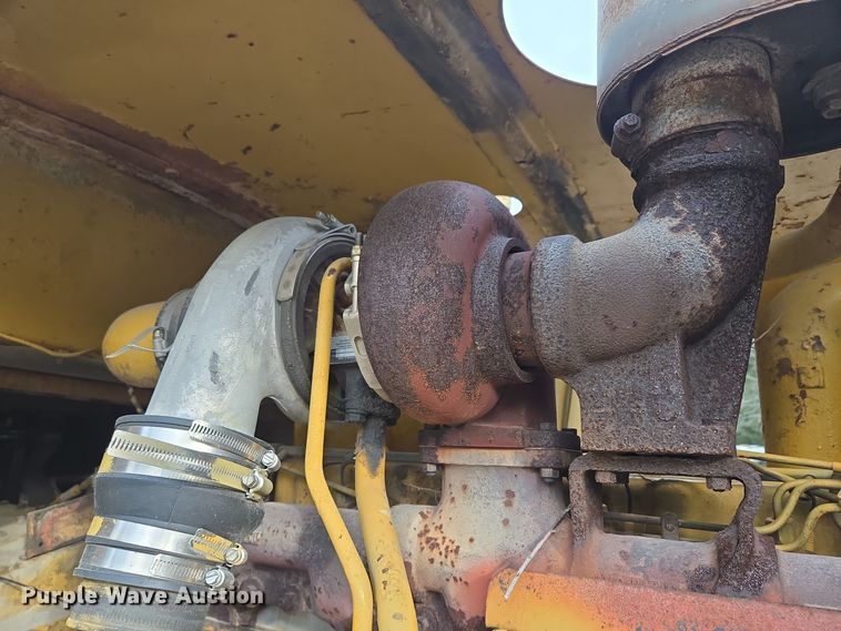 image for item EE8688 1974 Caterpillar 980 wheel loader