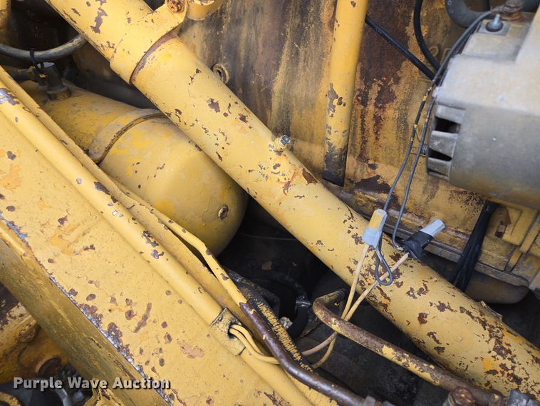 image for item EE8688 1974 Caterpillar 980 wheel loader