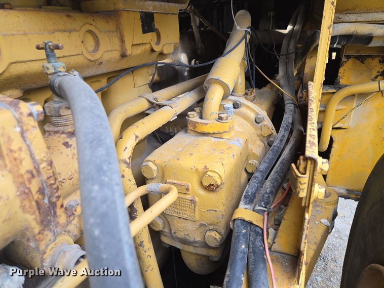 image for item EE8688 1974 Caterpillar 980 wheel loader