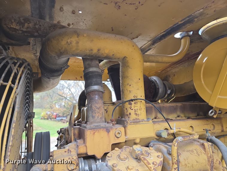 image for item EE8688 1974 Caterpillar 980 wheel loader