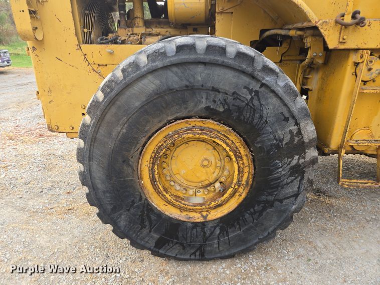 image for item EE8688 1974 Caterpillar 980 wheel loader