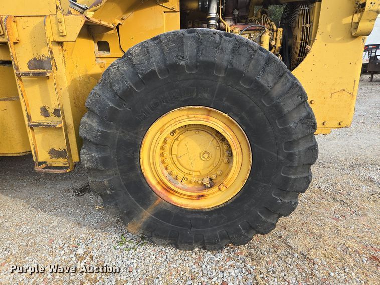 image for item EE8688 1974 Caterpillar 980 wheel loader