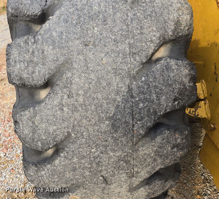 image for item EE8688 1974 Caterpillar 980 wheel loader