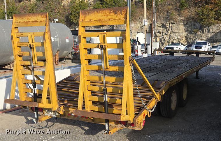 image for item EE8692 1991 Tophat Trailers equipment trailer