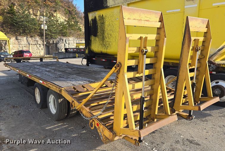image for item EE8692 1991 Tophat Trailers equipment trailer