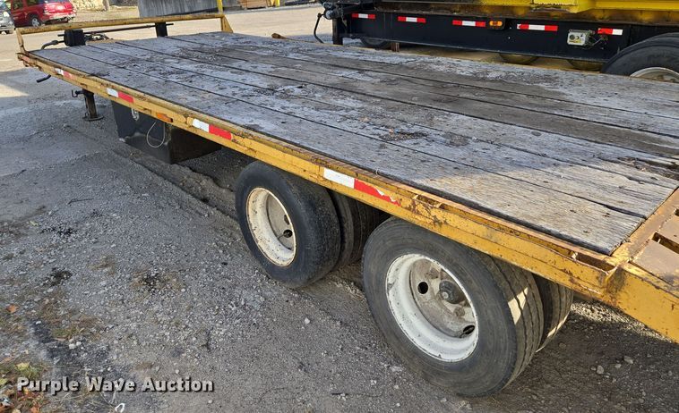 image for item EE8692 1991 Tophat Trailers equipment trailer