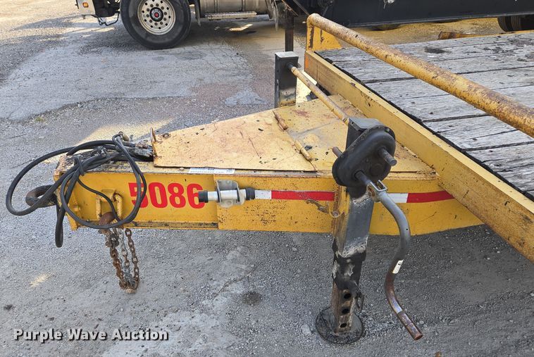 image for item EE8692 1991 Tophat Trailers equipment trailer