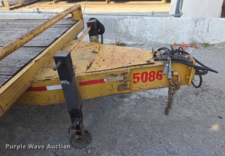 image for item EE8692 1991 Tophat Trailers equipment trailer