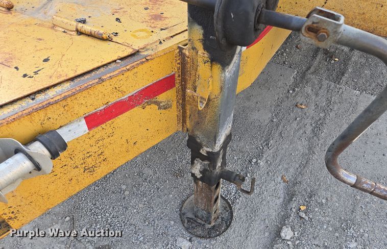 image for item EE8692 1991 Tophat Trailers equipment trailer