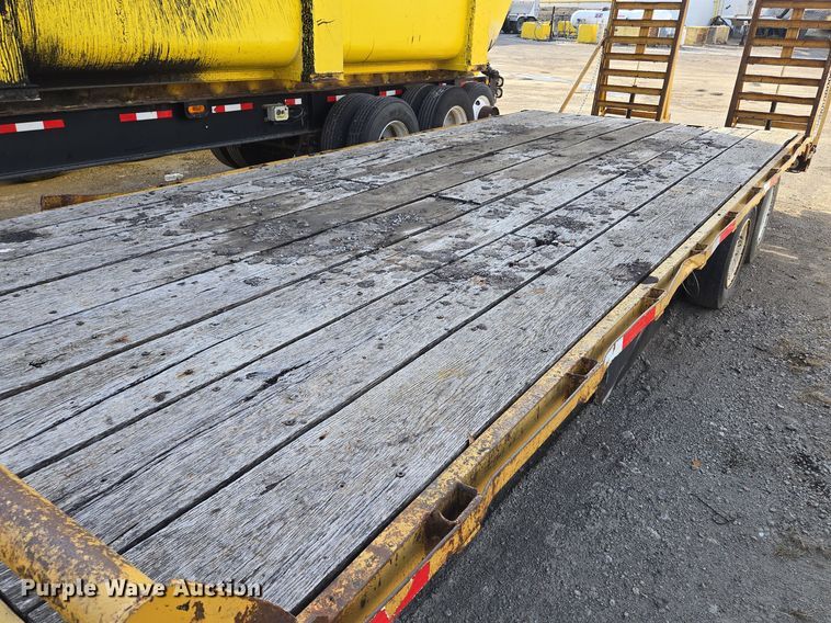 image for item EE8692 1991 Tophat Trailers equipment trailer